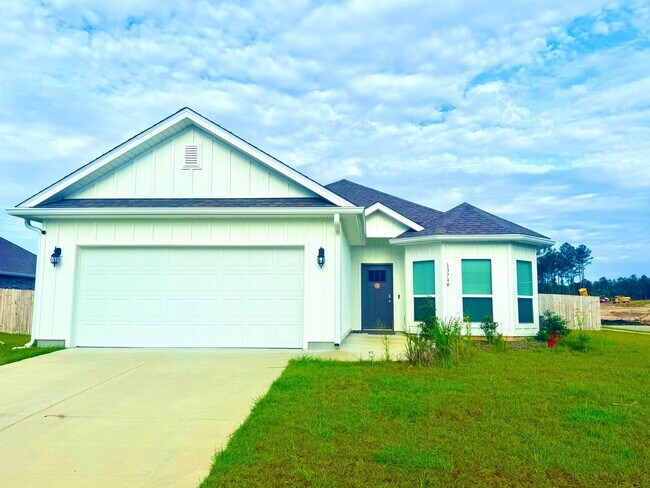 Building Photo - Charming 4BR House in a Calm and friendly ...