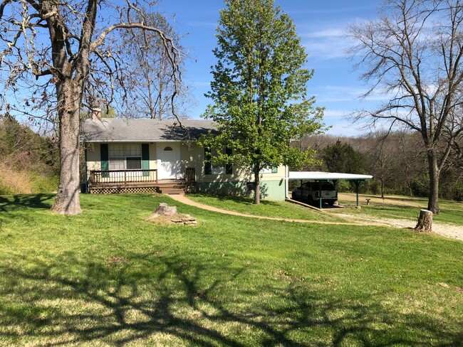 Building Photo - 3 Bedroom 2.5 Bath Home in the country!