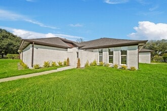 Building Photo - 3351 S Sutton Square