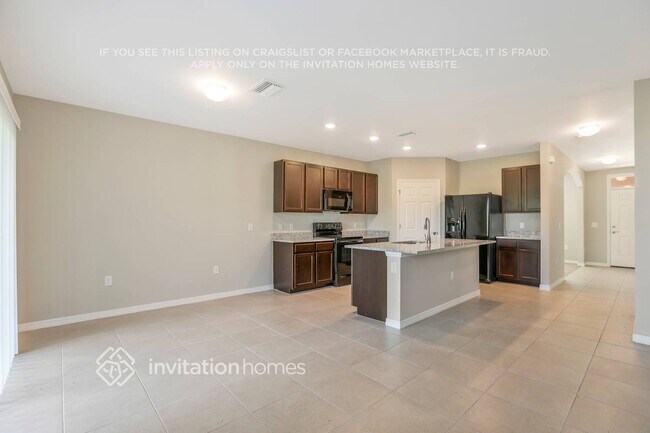Building Photo - 3427 Cancun Ct