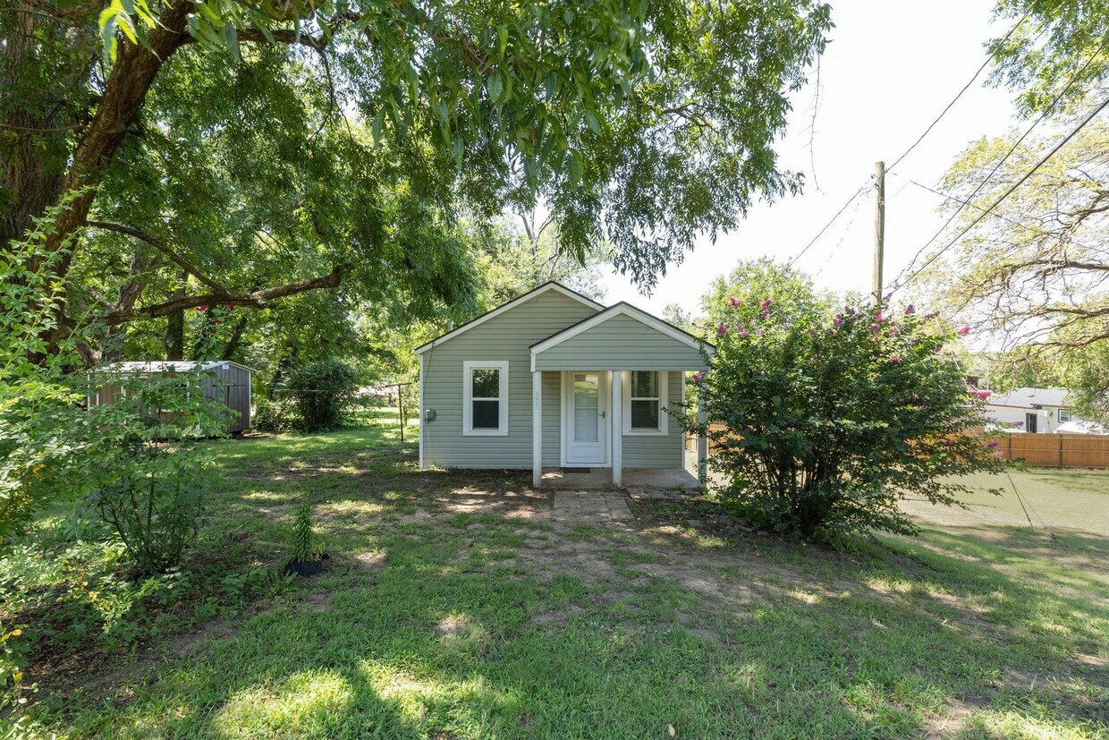 Foto principal - 2 bed, 1 bath home in Lexington, OK