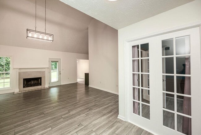 Foto del edificio - 5377 Fawn Ivey Ln