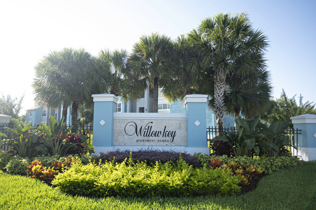 Building Photo - Willow Key Apartments