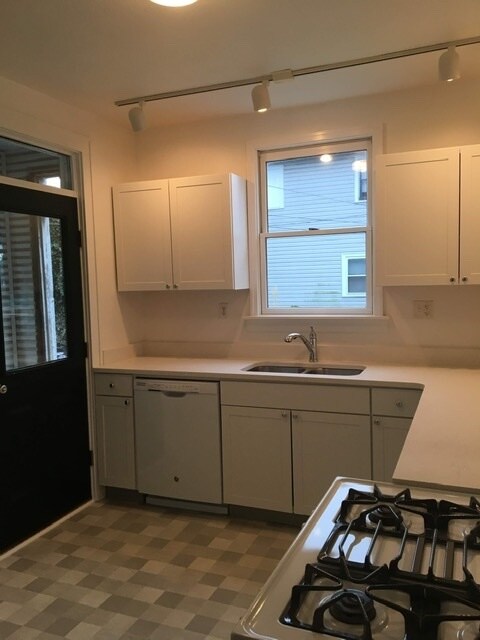 Fabulous Kitchen - 147 E Blake Ave