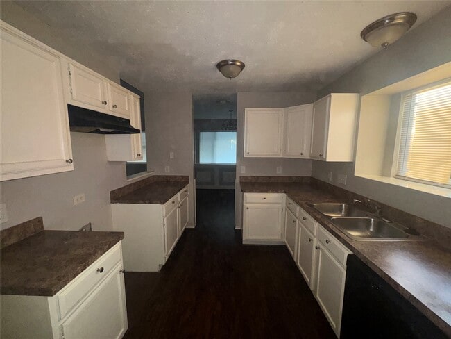 Building Photo - 2806 Goldspring Ln