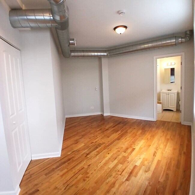 Foto del edificio - 7606 N Paulina St