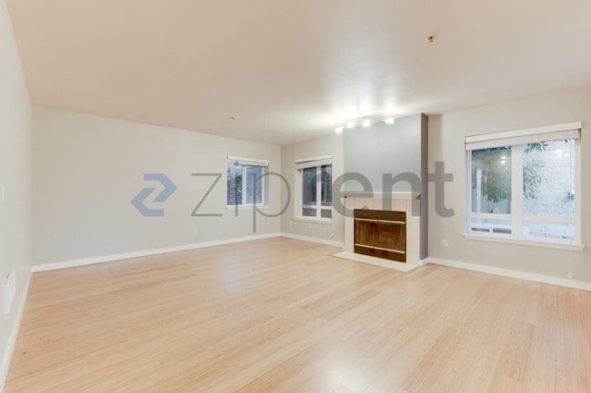 Foto del edificio - 2419 8th Ave N