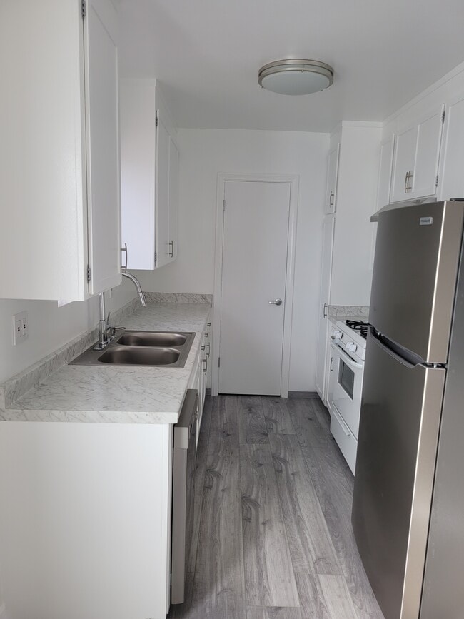Unit #7 Kitchen - 1410 Venice Blvd.