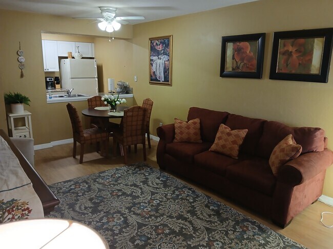 Foto del edificio - 9380 Lennex Ln