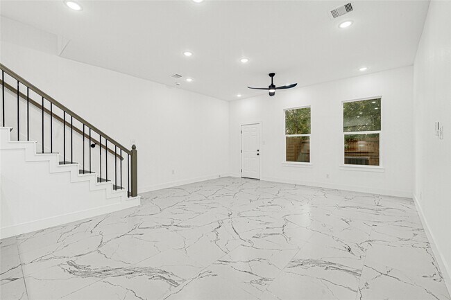 Foto del edificio - 9316 Waller St