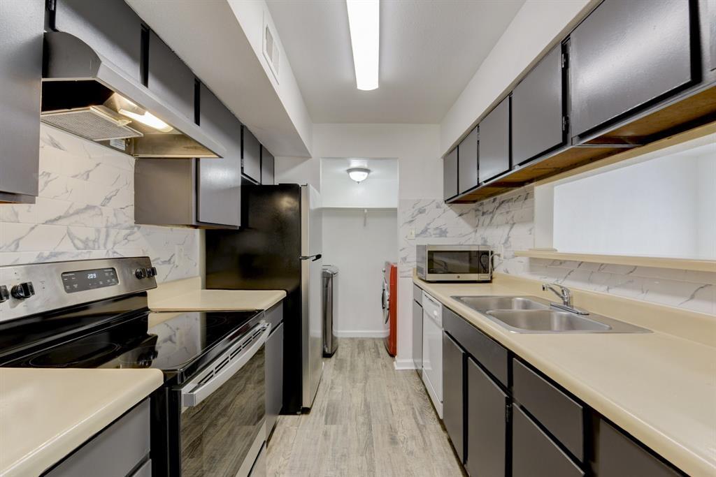 Foto principal - 7200 W T C Jester Blvd