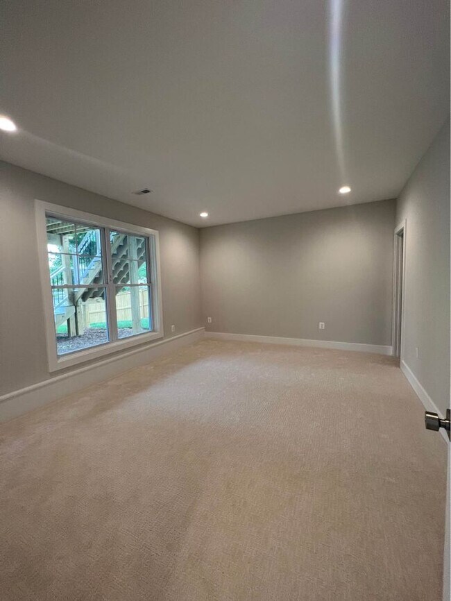 Foto del edificio - 6806 Farragut Ave