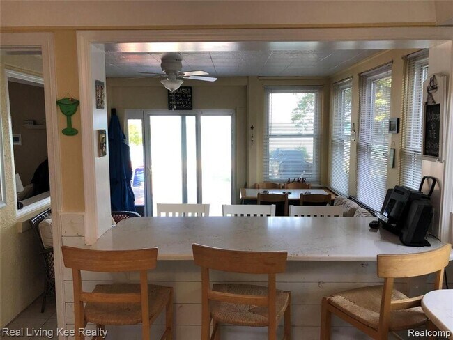 Foto del edificio - 6038 Wildrose Ln