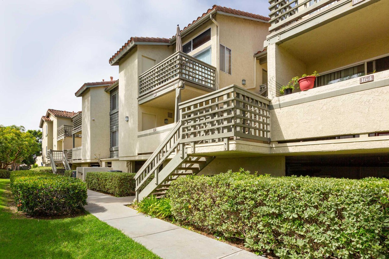 Primary Photo - Elan Overlook Laguna Apartments