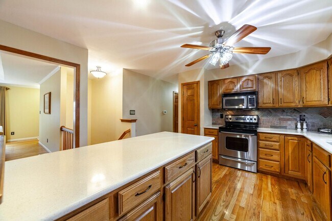 Building Photo - Single Family Home - Available For Rent!