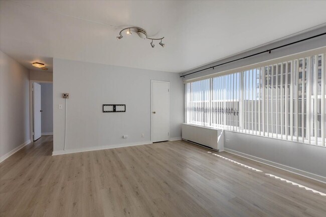Foto del edificio - 6157 N Sheridan Rd