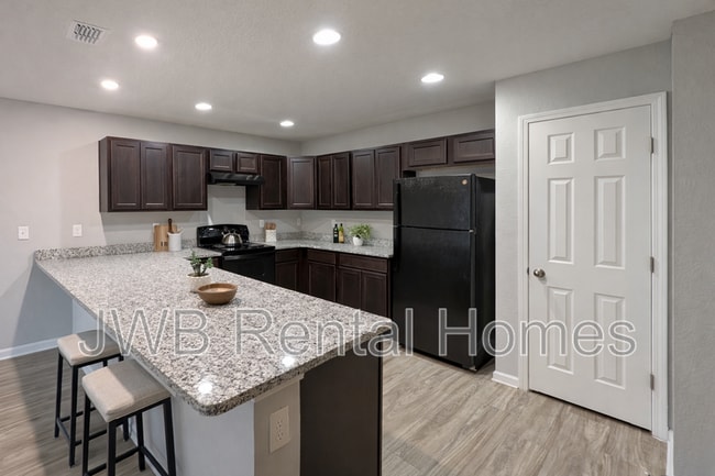 Foto del edificio - 4309 Spring Park Rd