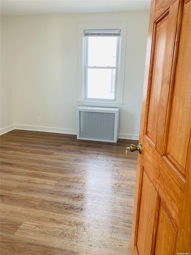 Building Photo - 124 Dubois Ave