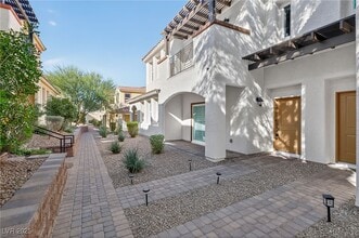 Building Photo - 1032 Via Panfilo Ave