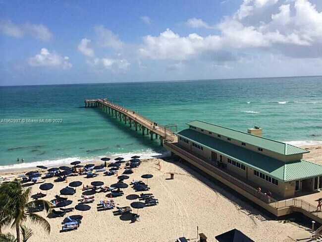 Foto del edificio - 16699 Collins Ave