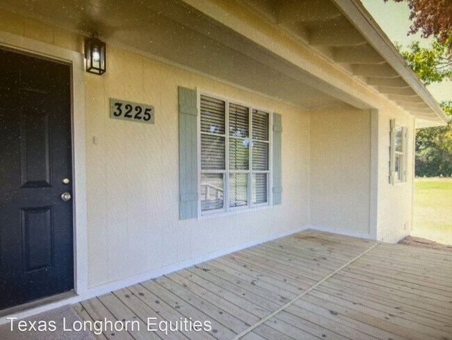 Building Photo - 3 br, 1 bath House - 3225 Evergreen Dr.
