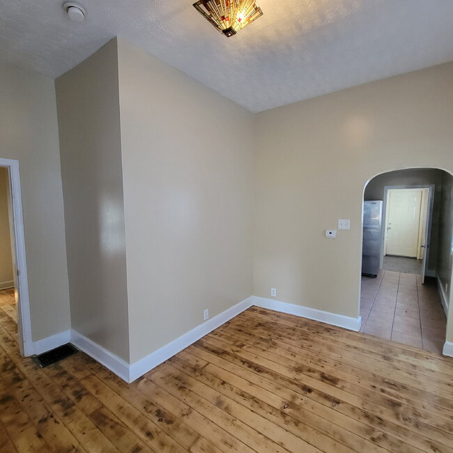 Building Photo - Fountain Square 2BR/2BA House w/Central Air!