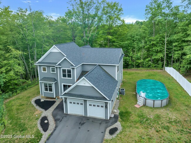 Building Photo - 523 Vischer Ferry Rd