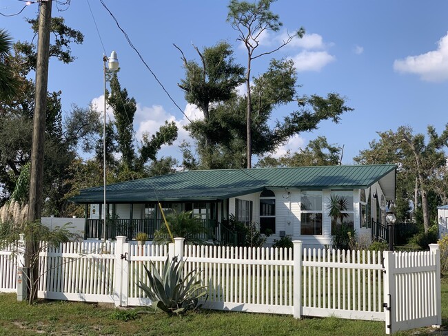 Building Photo - 6064 Ard Dr