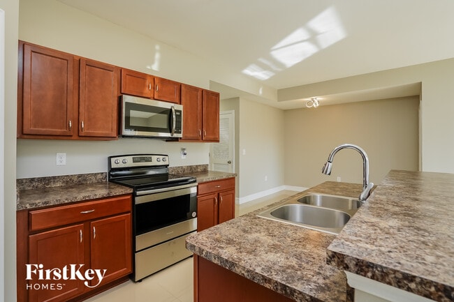 Building Photo - 601 NW 17th Ave