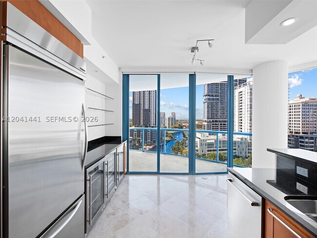 Building Photo - 333 Las Olas Way