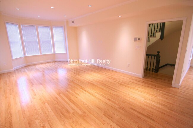 Building Photo - 15 Langdon St