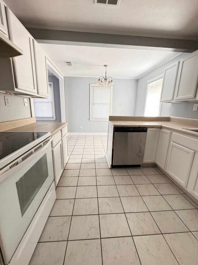 Foto del edificio - 307 Clairborne Ave