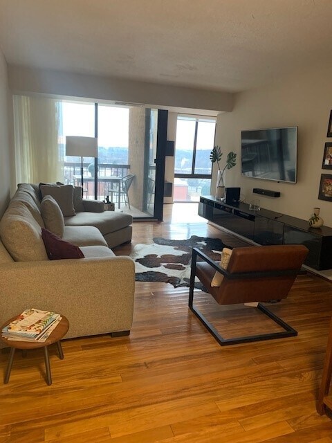 Foto del edificio - 4500 S Four Mile Run Dr