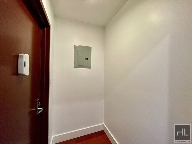 Foto del edificio - Gorgeous one bedroom with in unit laundry ...