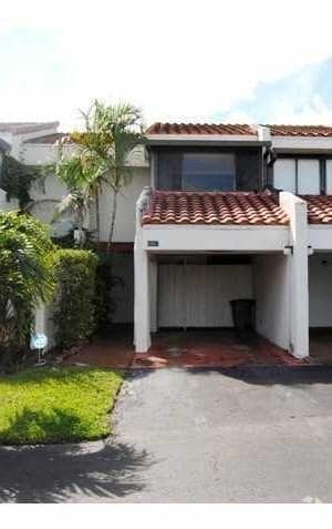Building Photo - 6557 Racquet Club Dr