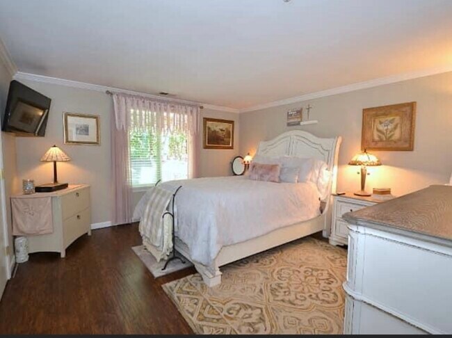 Foto del edificio - 548 Blue Ridge Dr