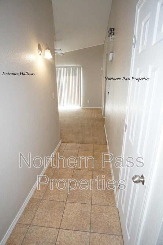 Foto del edificio - 807 Jaime St