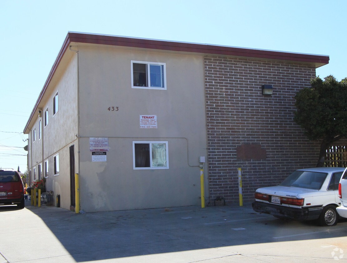 Primary Photo - 433 San Marco St