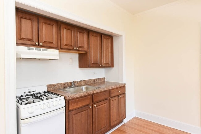 Foto del edificio - 3335 W Diversey Ave