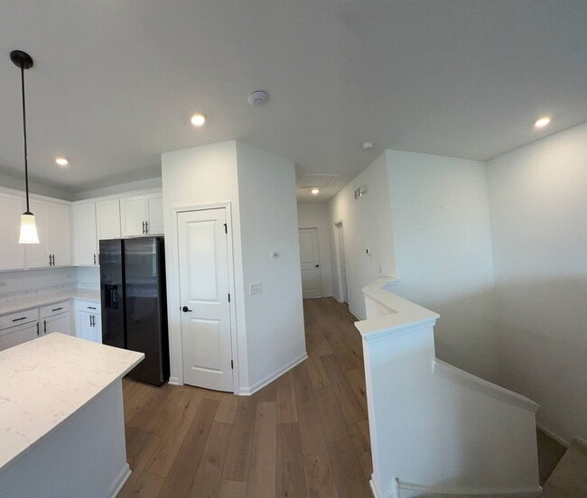 Building Photo - 4375 Chelsea Mnr Cir