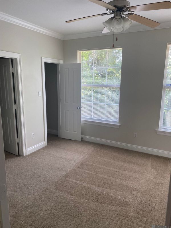 Foto del edificio - 2121 Plantation Ln