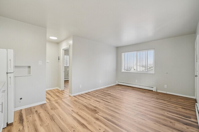 Foto del edificio - 319-321 E Brookside St