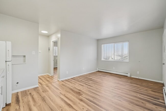 Photo - 319-321 E Brookside St (Colorado Springs, CO) Apartment