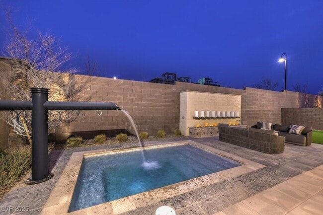 Building Photo - 2542 Strathmill Ave