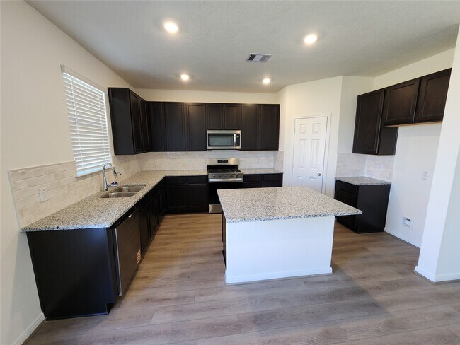 Building Photo - 1530 Grand Olympia Dr