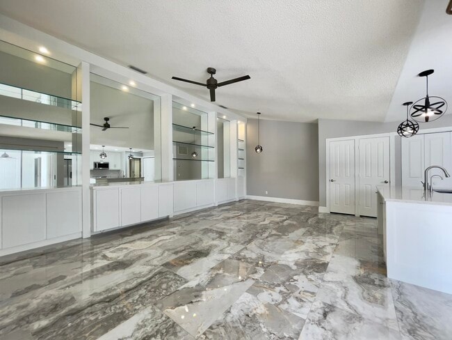 Building Photo - 6503 Geminata Oak Ct