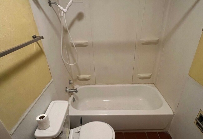 Foto del edificio - 706 Lincoln Ave