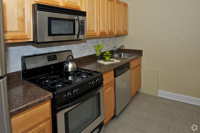 Kitchen - Copley Manor Apartments