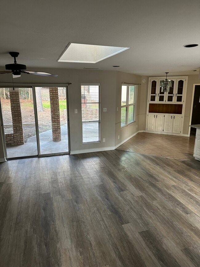 Building Photo - 509 Green Meadow Trail