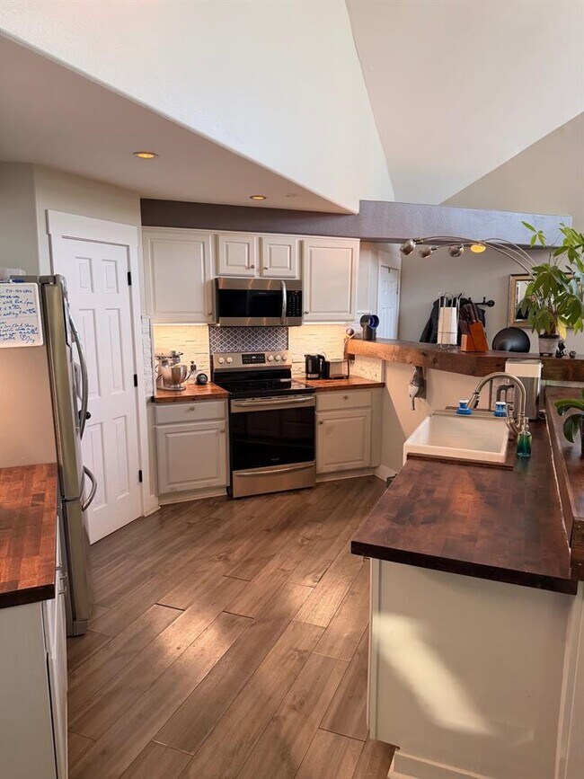 Foto del edificio - 2413 Crazyhorse Pass